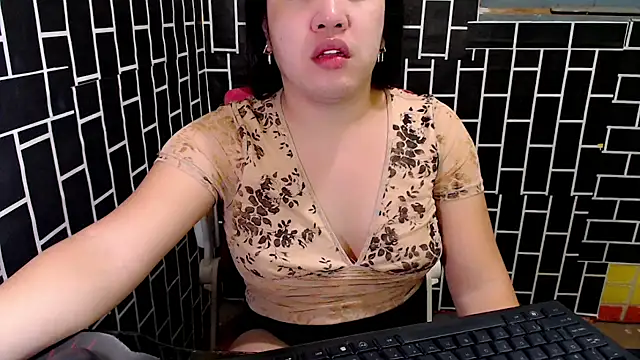 xUrDreamSlutWhore online show from 19, 9, 2025