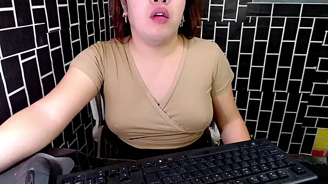 xUrDreamSlutWhore online show from 12, 9, 2025
