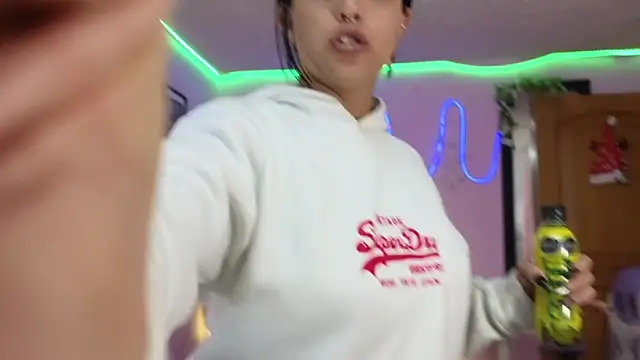 MiSofialeal online show from 8, 10, 2025