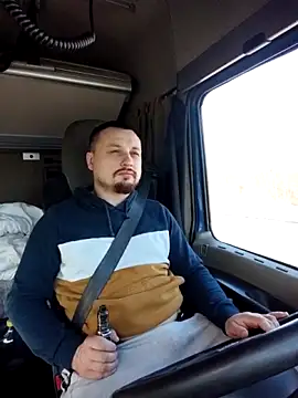 Amberdual online show from 6, 3, 2026