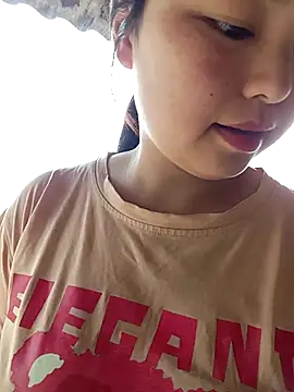 XoiXoi232 online show from 13, 4, 2026