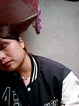 XoiXoi232 online show from 27, 10, 2025