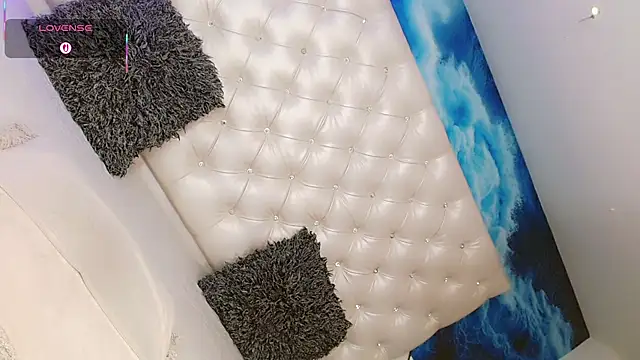 Milla Star  online show from 19, 4, 2026