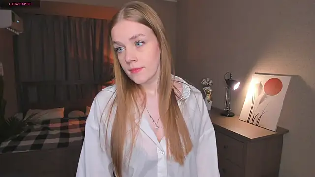 OdellaFrake online show from 10, 10, 2025