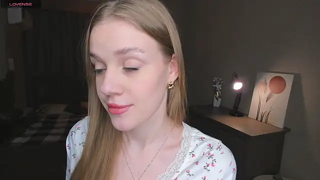 OdellaFrake online show from 19, 11, 2025