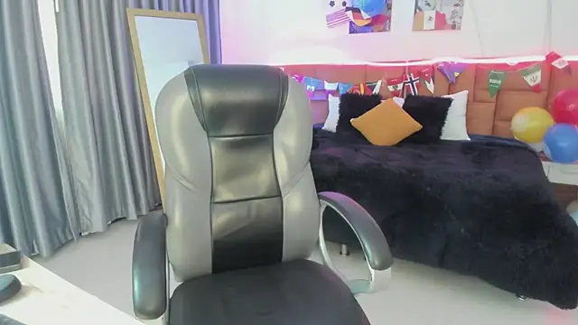 Snapshot of Catti_Brie chatting on 12, 7, 2026 Catti Brie online show from 12, 7, 2026