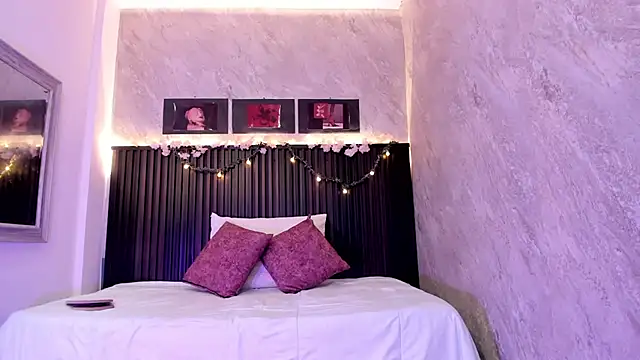 dark  nymph online show from 24, 9, 2025