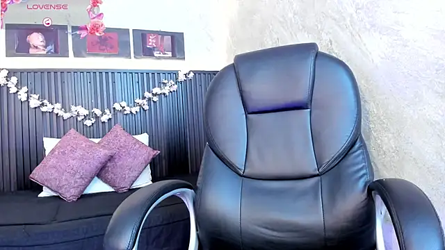 dark  nymph online show from 4, 10, 2025