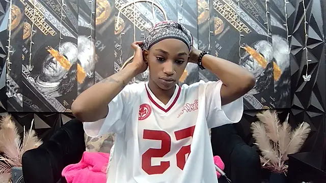 Snapshot of Lilmisbaddyxxx chatting on 13, 10, 2025 Lilmisbaddyxxx online show from 13, 10, 2025