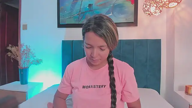EllieFontanes online show from 9, 9, 2025