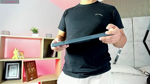 Axel grey  online show from 4, 4, 2026