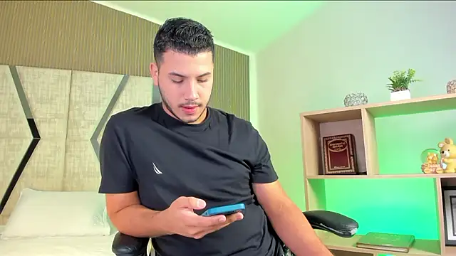 Axel grey  online show from 25, 3, 2026