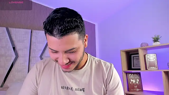 Axel grey  online show from 18, 4, 2026