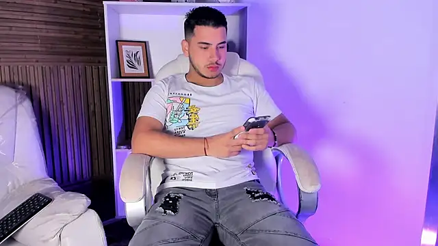 Axel grey  online show from 4, 12, 2025