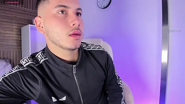 Axel grey  online show from 17, 10, 2025