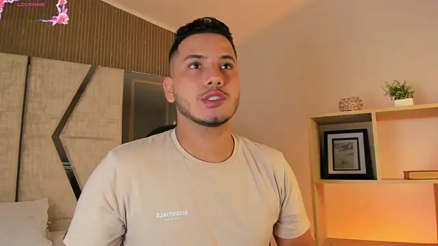 Snapshot of Axel_grey_ chatting on 6, 7, 2026 Axel grey online show from 6, 7, 2026