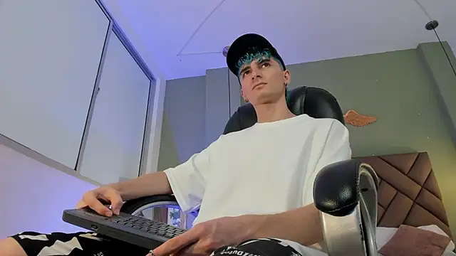 JaydenVillalobos online show from 14, 9, 2025