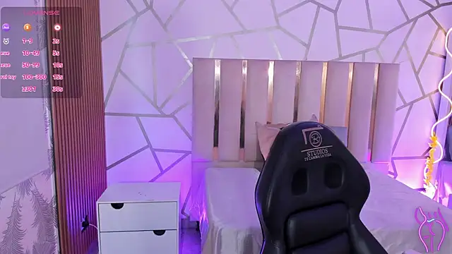 CYRUS TAY online show from 18, 4, 2026