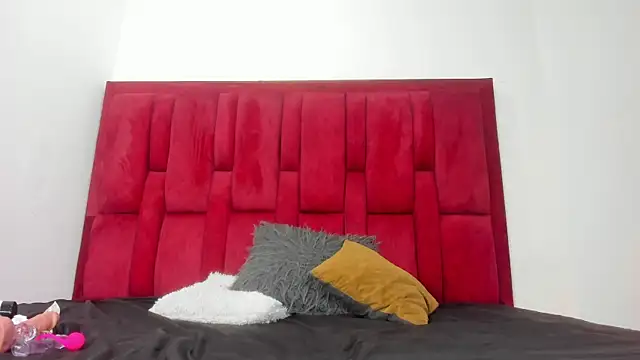 Snapshot of LilithVibe_ chatting on 25, 10, 2025 LilithVibe online show from 25, 10, 2025