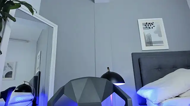 Tylerffoxx online show from 2, 11, 2025