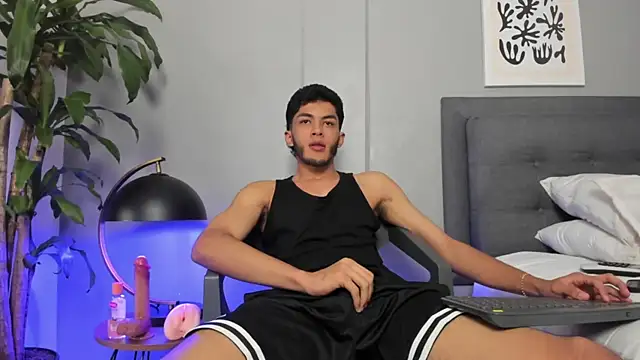 Tylerffoxx online show from 11, 7, 2026