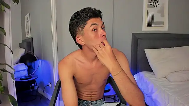 Tylerffoxx online show from 10, 10, 2025