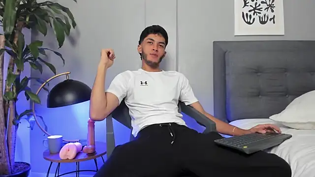 Tylerffoxx online show from 7, 7, 2026