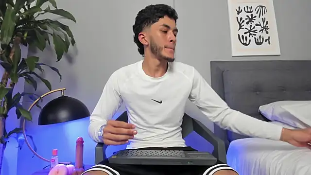Tylerffoxx online show from 8, 7, 2026