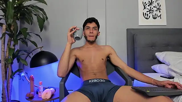 Tylerffoxx online show from 9, 7, 2026