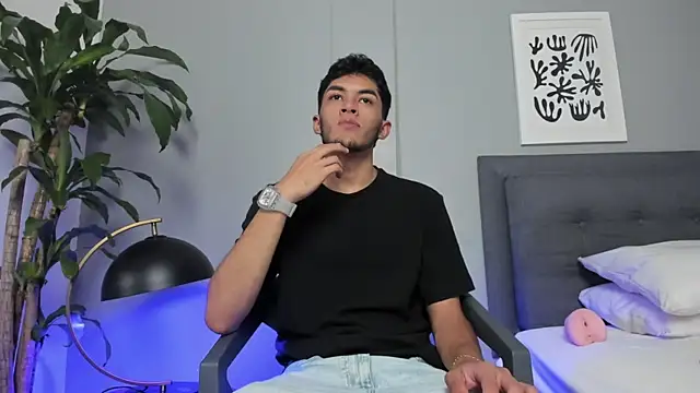 Snapshot of Tylerffoxx chatting on 10, 6, 2026 Tylerffoxx online show from 10, 6, 2026