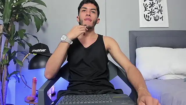Tylerffoxx online show from 30, 6, 2026