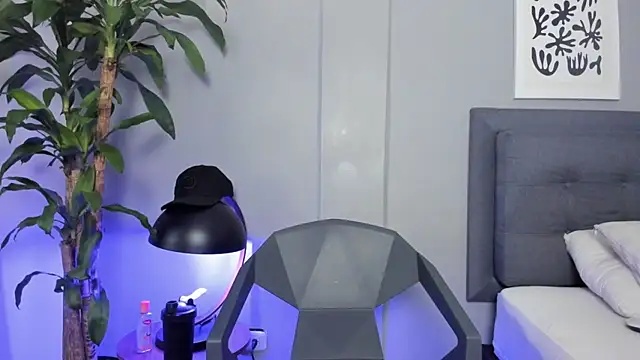 Tylerffoxx online show from 10, 4, 2026