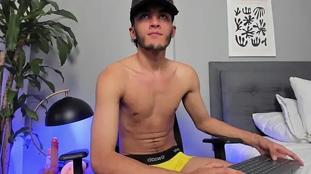 Tylerffoxx online show from 4, 7, 2026