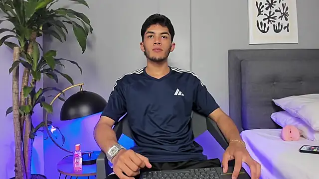 Tylerffoxx online show from 11, 6, 2026