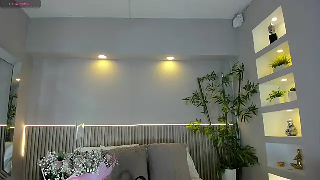 Snapshot of CarolineLee_ chatting on 13, 11, 2025 CarolineLee online show from 13, 11, 2025