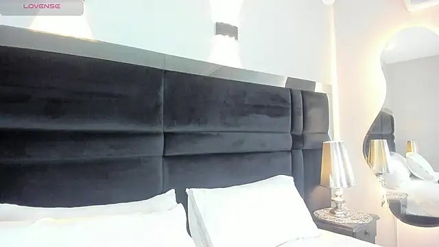 CarolineLee  online show from 10, 3, 2026