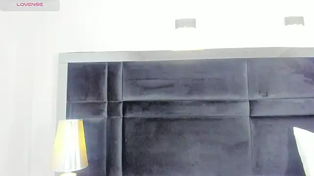 CarolineLee  online show from 6, 4, 2026