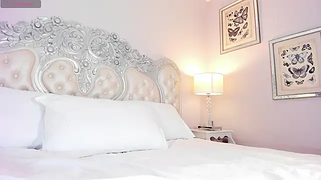 Snapshot of CarolineLee_ chatting on 19, 11, 2025 CarolineLee online show from 19, 11, 2025