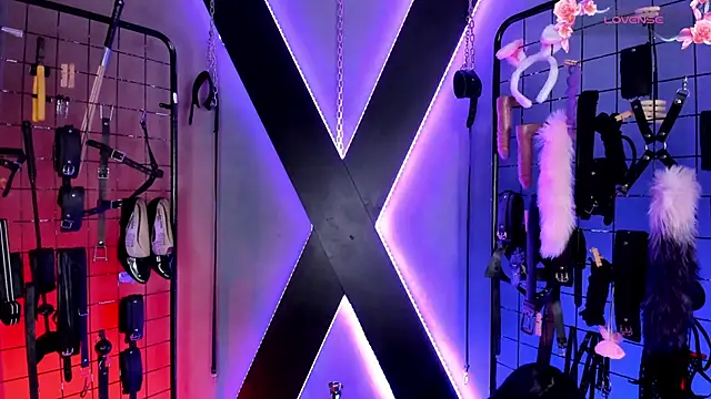 VictoryaLiah BDSM online show from 6, 4, 2026