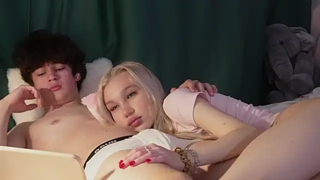 cuteleraay online show from 27, 4, 2026