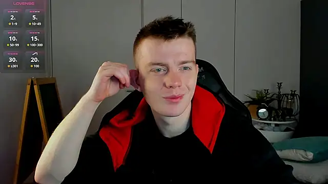 Snapshot of Happydeimos chatting on 17, 11, 2025 Happydeimos online show from 17, 11, 2025