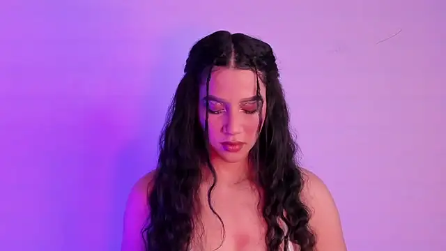 Megan Luxe online show from 11, 2, 2026