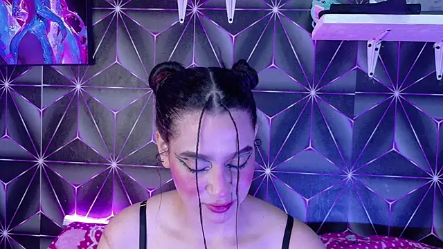Snapshot of Megan_Luxe chatting on 5, 10, 2025 Megan Luxe online show from 5, 10, 2025