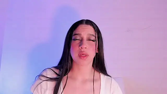 Megan Luxe online show from 19, 4, 2026