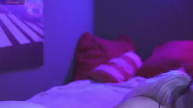 Nelly Carroll online show from 28, 10, 2025