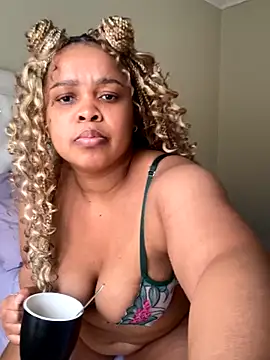 Snapshot of XXXquisiteVixen chatting on 19, 10, 2025 XXXquisiteVixen online show from 19, 10, 2025