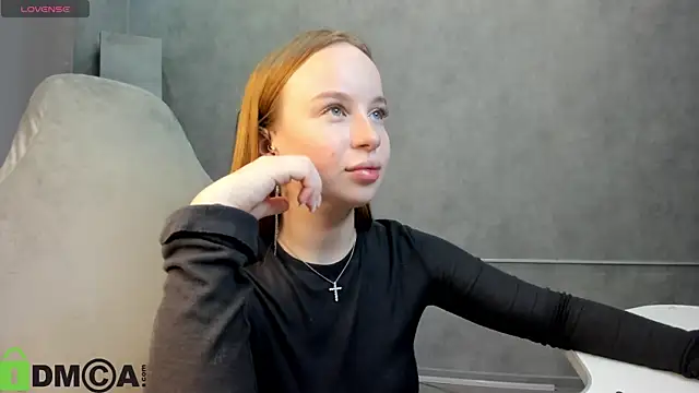 Bunny Luvv online show from 3, 10, 2025