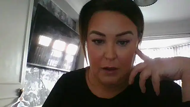 brunetslut online show from 11, 9, 2025