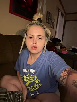 JuicyExxxperience online show from 19, 4, 2026