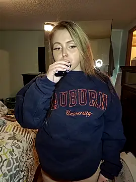 JuicyExxxperience online show from 17, 11, 2025